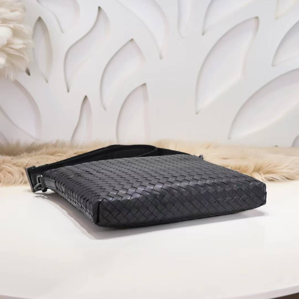 Сумка-мессенджер Bottega Veneta