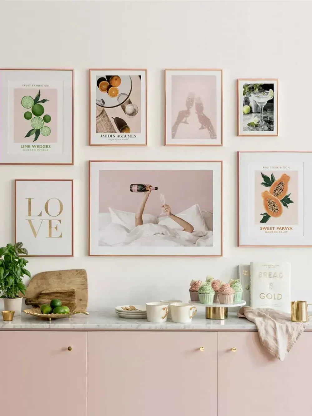 Металлическая рамка 33х48 см