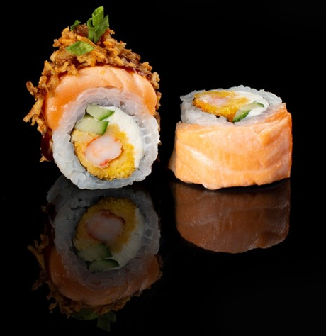 Ролл Лосось с креветкой и луком фри 8 шт.