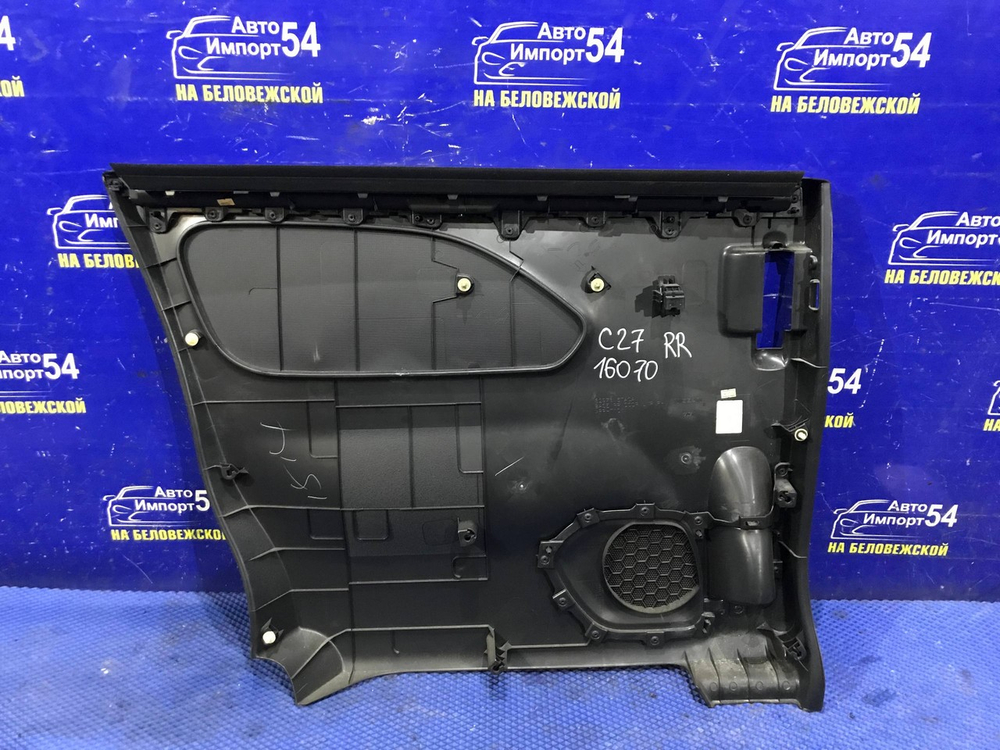 Обшивка двери NISSAN SERENA 2016-2022