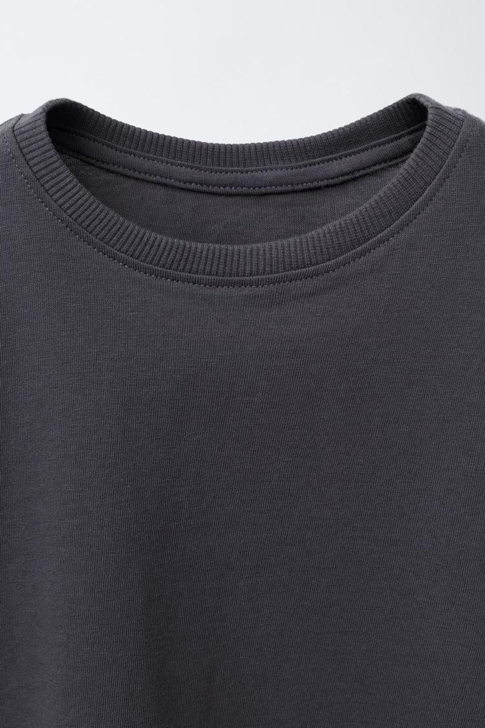 ZARA НАБОР ИЗ ТРЕХ ОДНОТОННЫХ ФУТБОЛОК И ФУТБОЛОК В ПОЛОСКУ, СЕРЫЙ