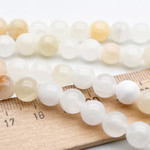 Кальцит бусины, диаметр около 8,4-8,6 мм, цена за 23-24 шт (1/2 нити)