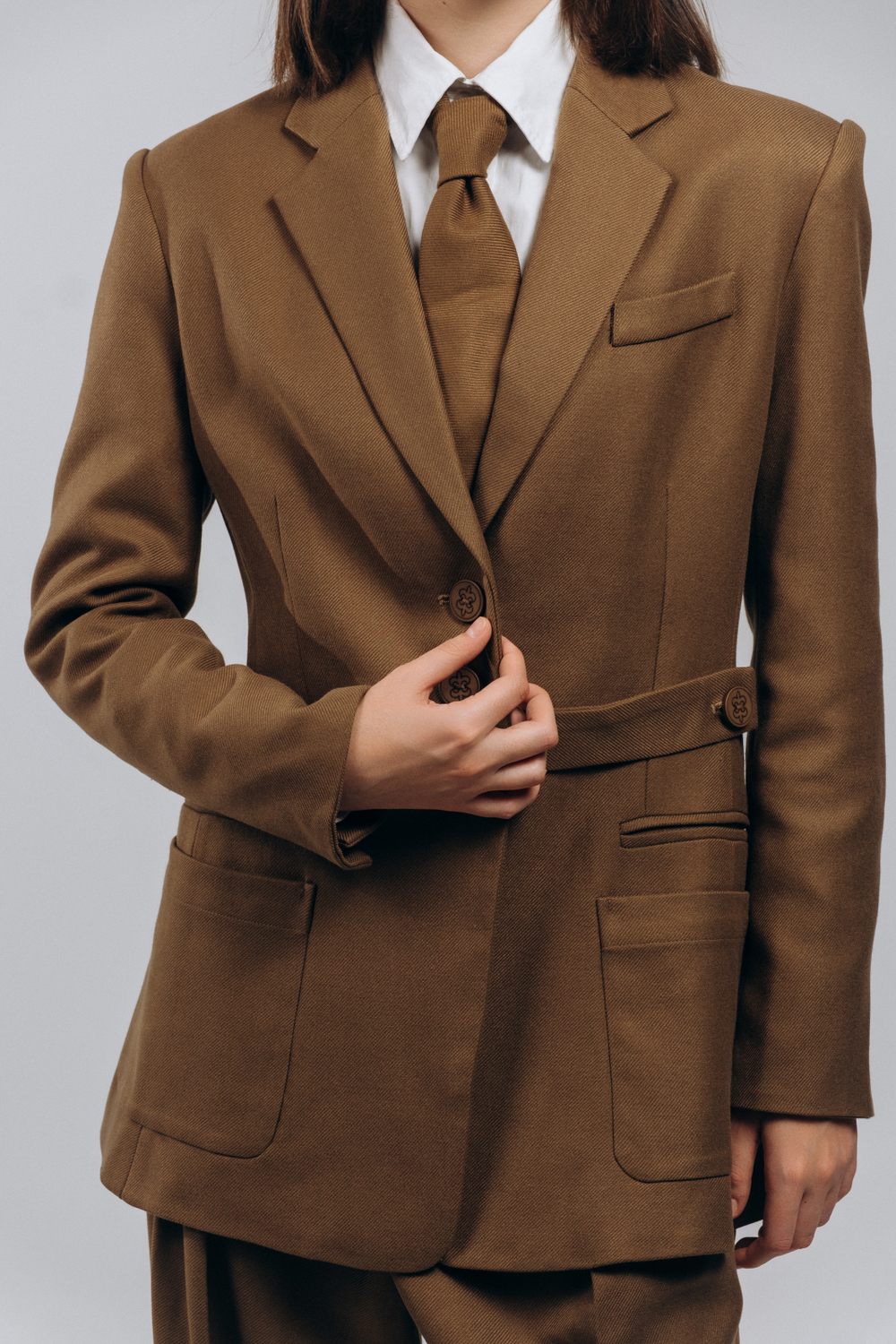 Приталенный жакет