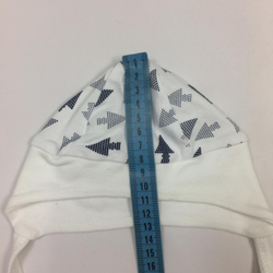 Шапка на каждый день на 1-3 месяца