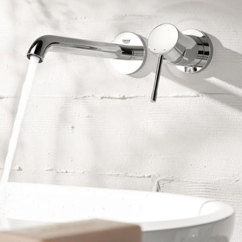 Внешняя часть смесителя для раковины GROHE Essence+ на 2 отверстия (вынос 183 мм), хром (19408001)