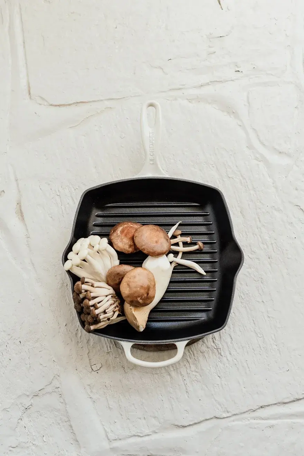 Le Creuset Чугунная сковорода-гриль 26 см, черная