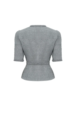 Жакет с объемными плечами и баской серый