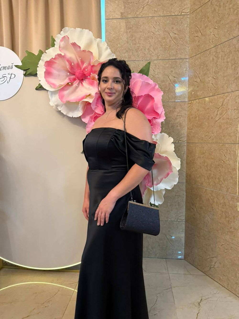 Платье с рукавами-качелями