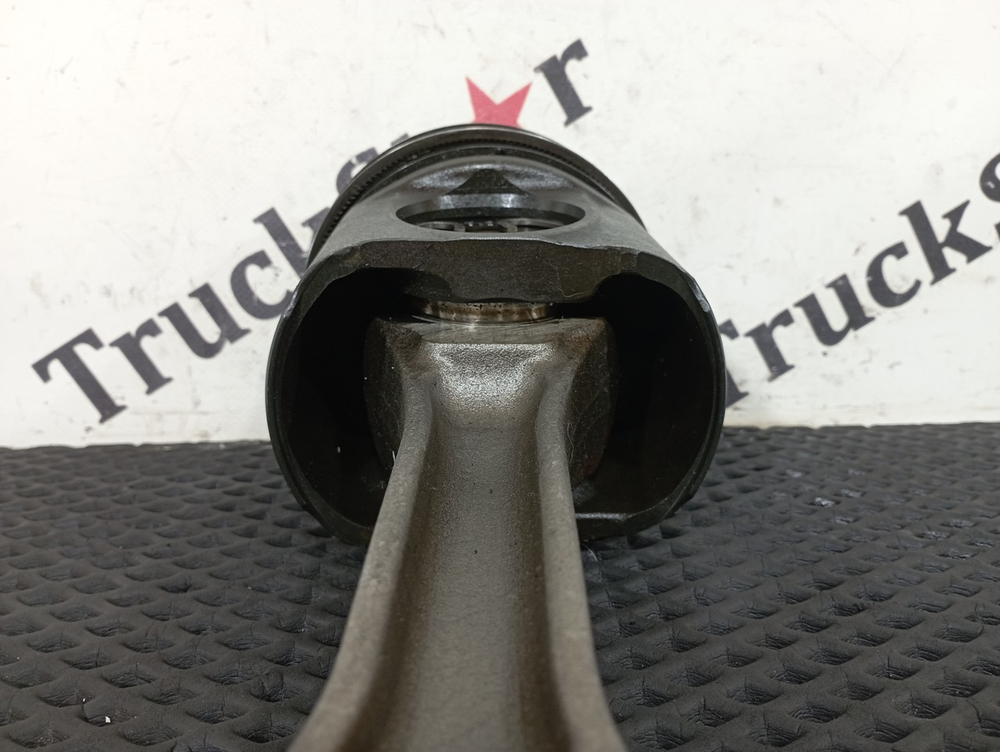 Поршень с шатуном