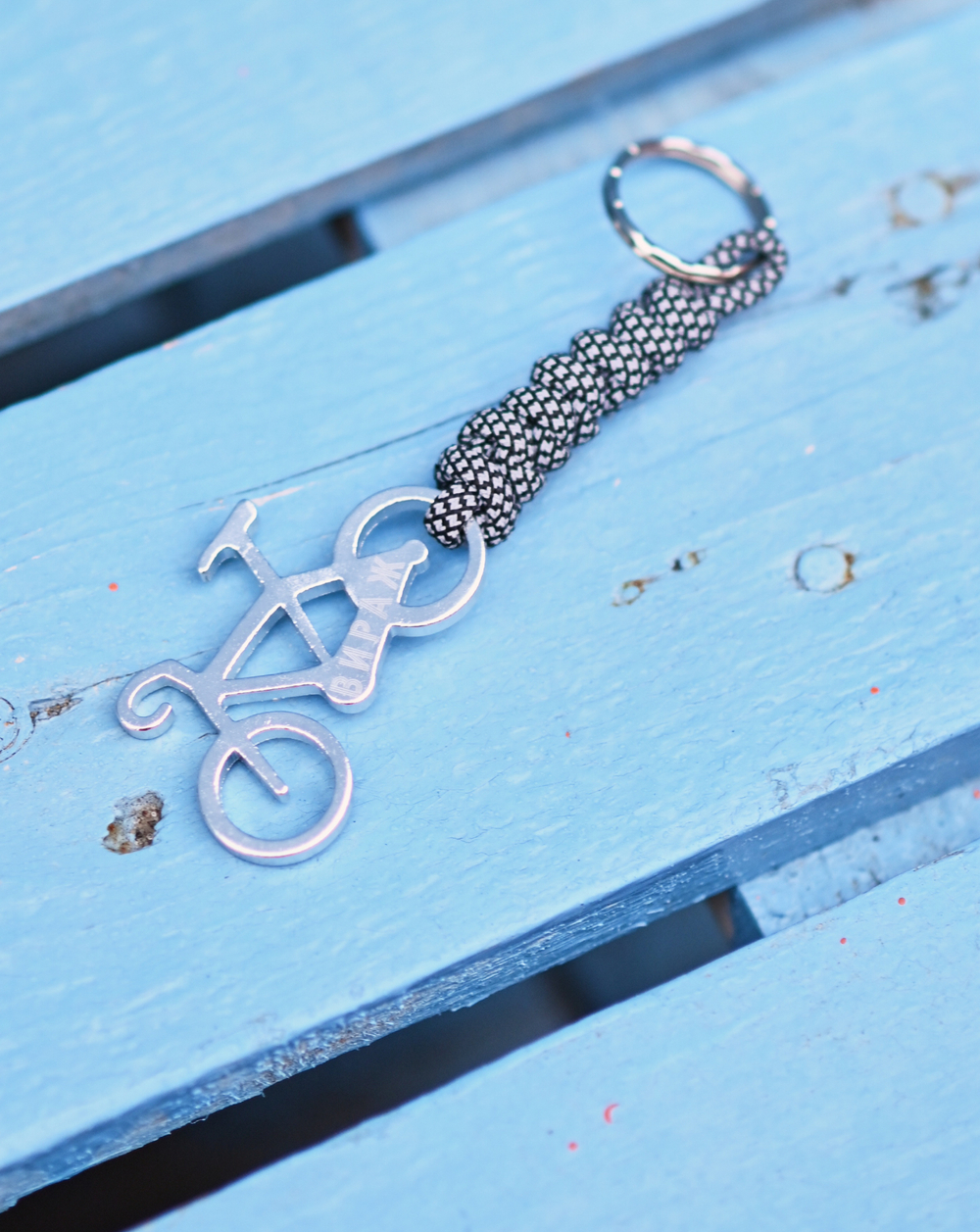 Открывашка ВИРАЖ на рефлективном паракорде