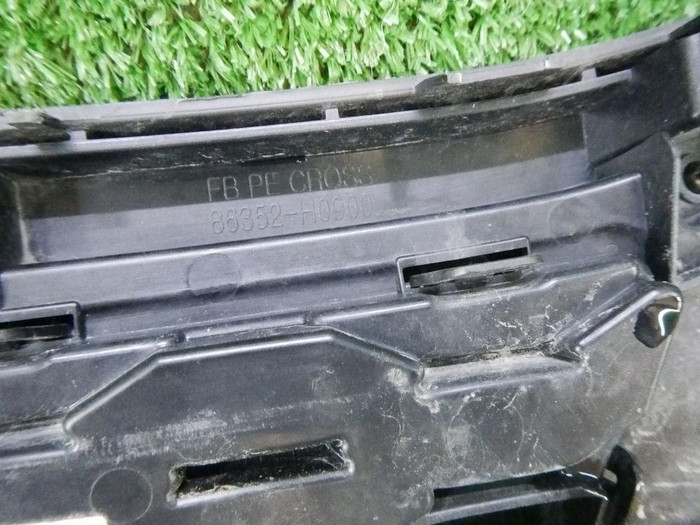 Решетка радиатора Kia Rio 4 X (2020-н.в.)