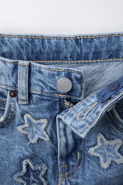 ZARA ДЖИНСОВАЯ ЮБКА-ШОРТЫ СО ЗВЕЗДАМИ, СИНИЙ