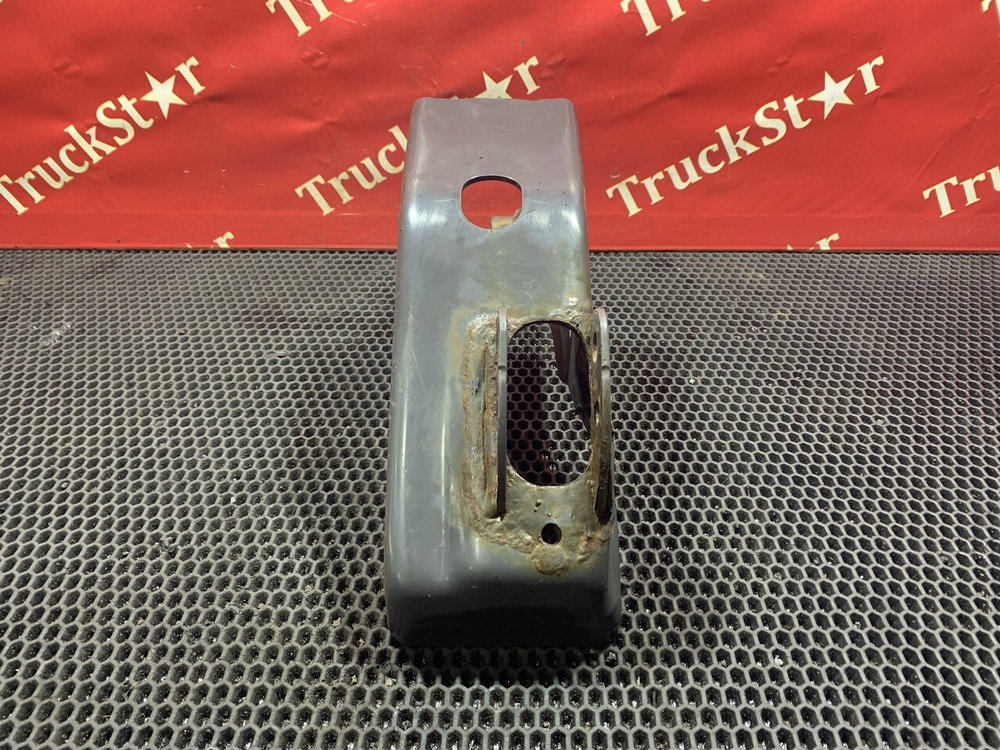 Кронштейн замка кабины левый