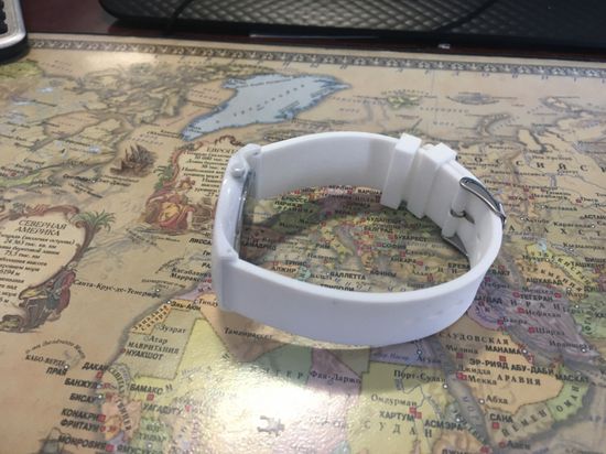 Французские наручные часы унисекс LeVier L 7502 M Wh вид сбоку