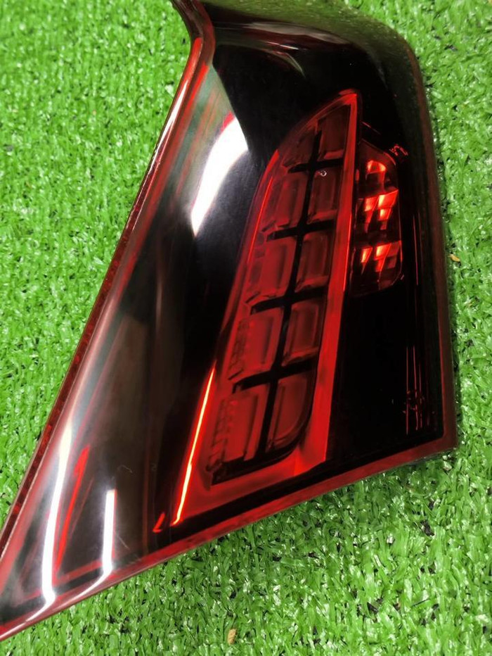 Фонарь левый внутренний Mercedes E W213 (20-23)