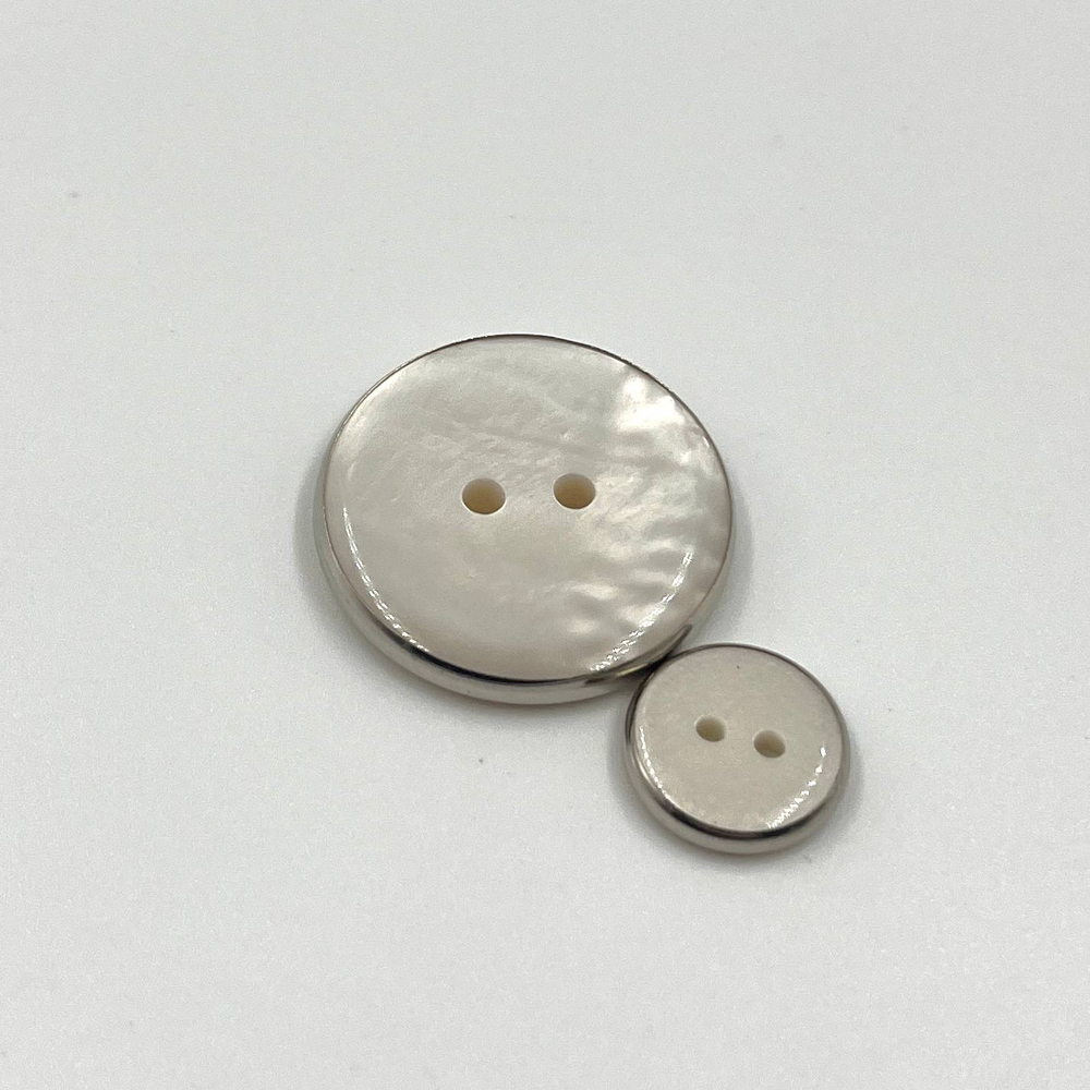 Пуговицы белая косичка под глянцем