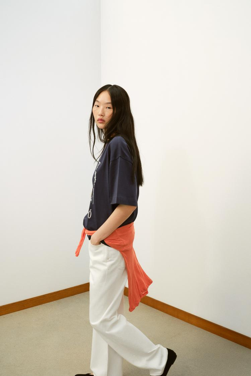 ZARA ФУТБОЛКА С ПРИНТОМ ©CASA BATLLÓ, НЕФТЯНОЙ