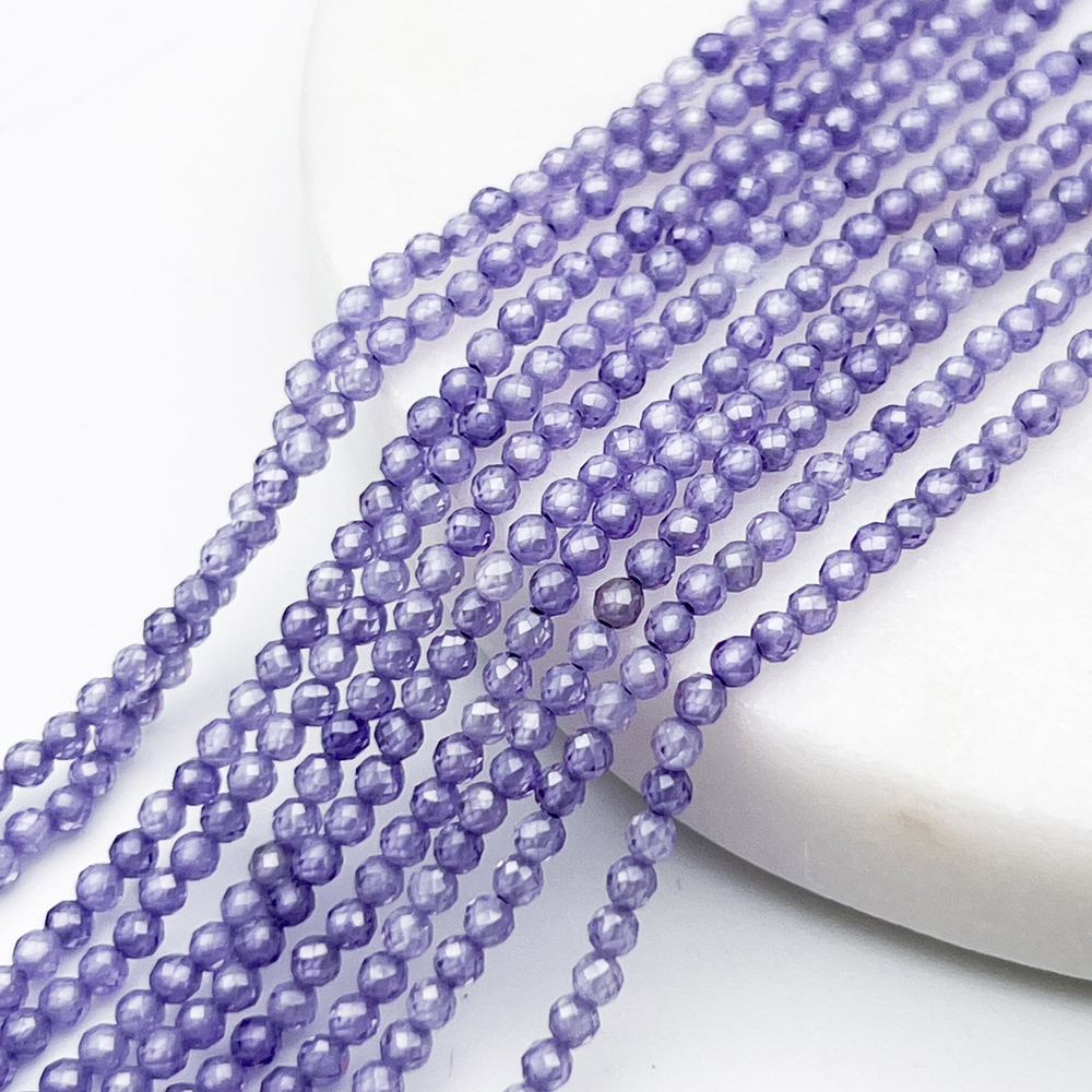 Фианит (кубический цирконий), цвет сиреневый, размер 2 мм, цена за нить около 195 шт (38 см)