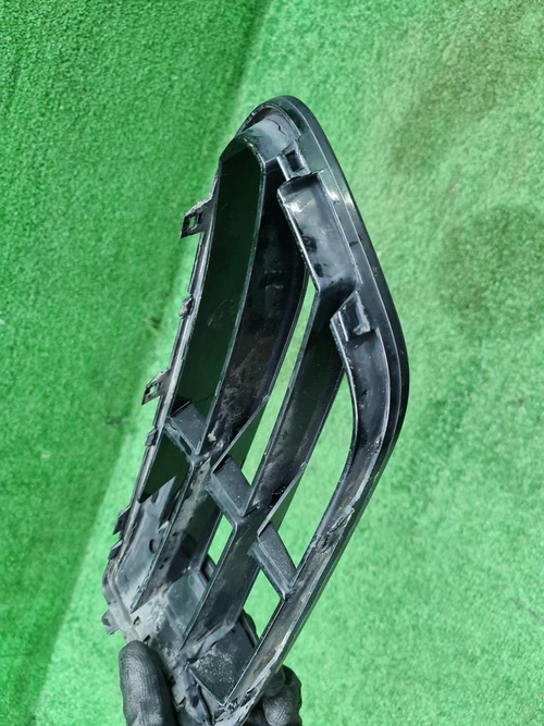 Решетка переднего бампера левая BMW X1 F48 (15-19)