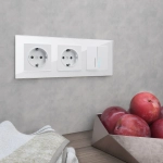 Рамка на 3 поста Favorit (белый,стекло) W0031101