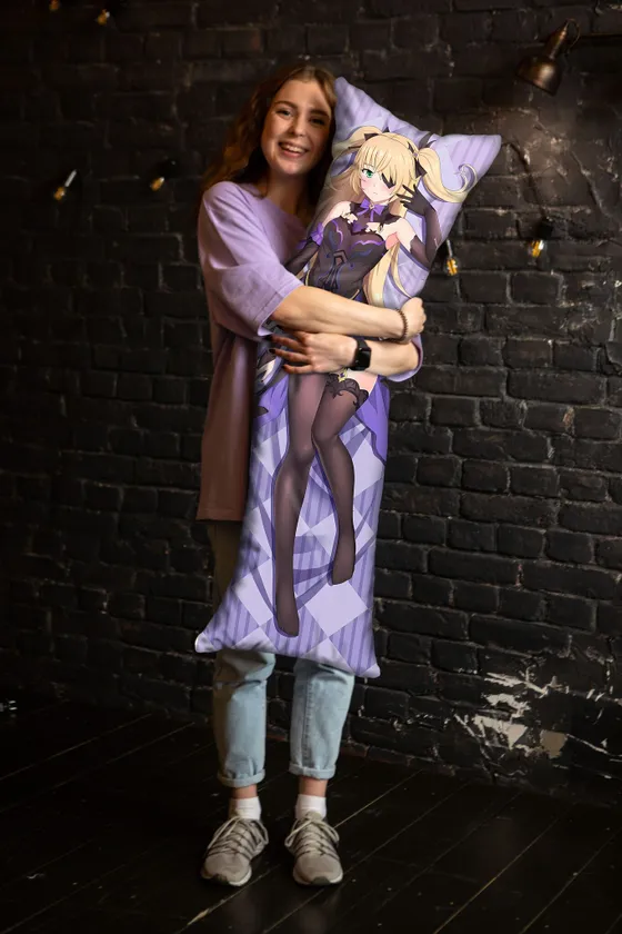 Дакимакура Фишль