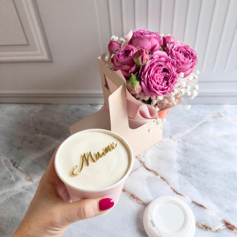 Букет и торт в стакане Маме