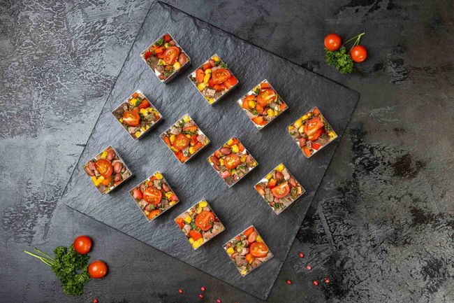 Веррин с отварной говядиной, кукурузой и болгарским перцем, 12 шт.