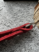 на кнопке брелок