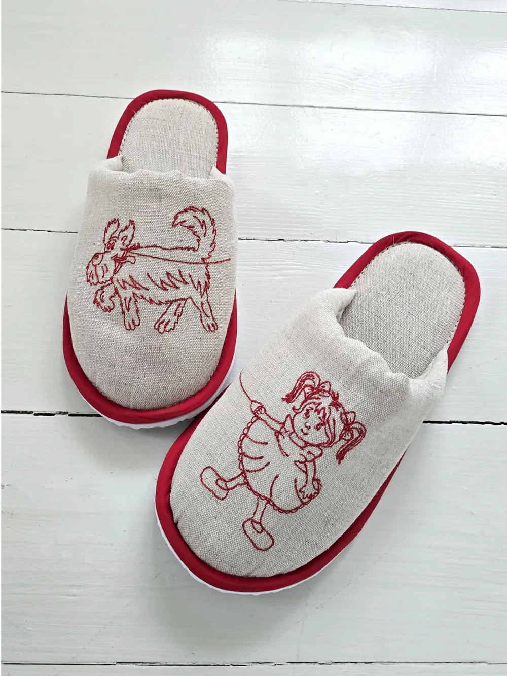 Льняные тапочки с вышивкой