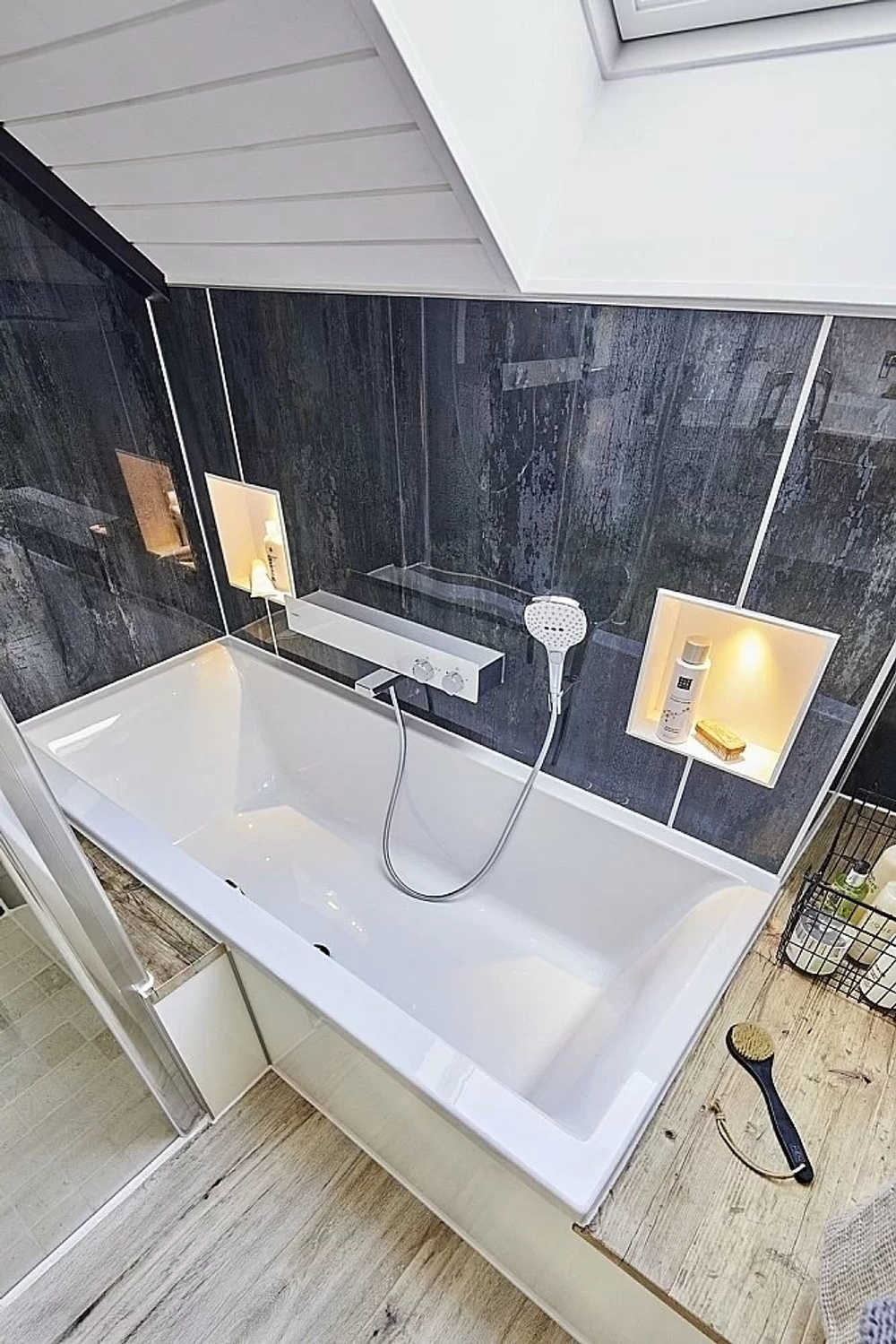 Термостат для ванны Hansgrohe ShowerTablet 13109000