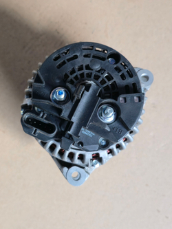 Генератор КАМАЗ дв.740 ЕВРО-3, 4 (8-ручьевой шкив) 28В 120А