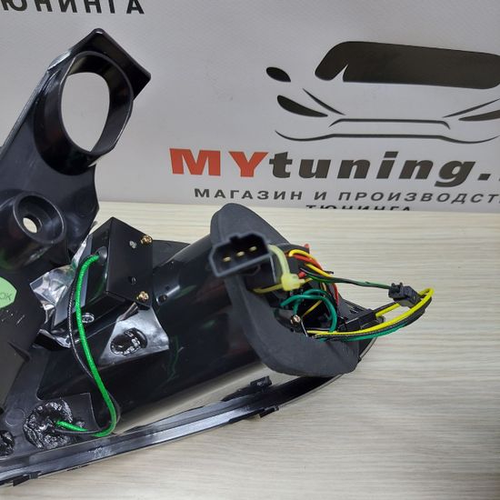 Задние фонари Seat Leon 2 red white led