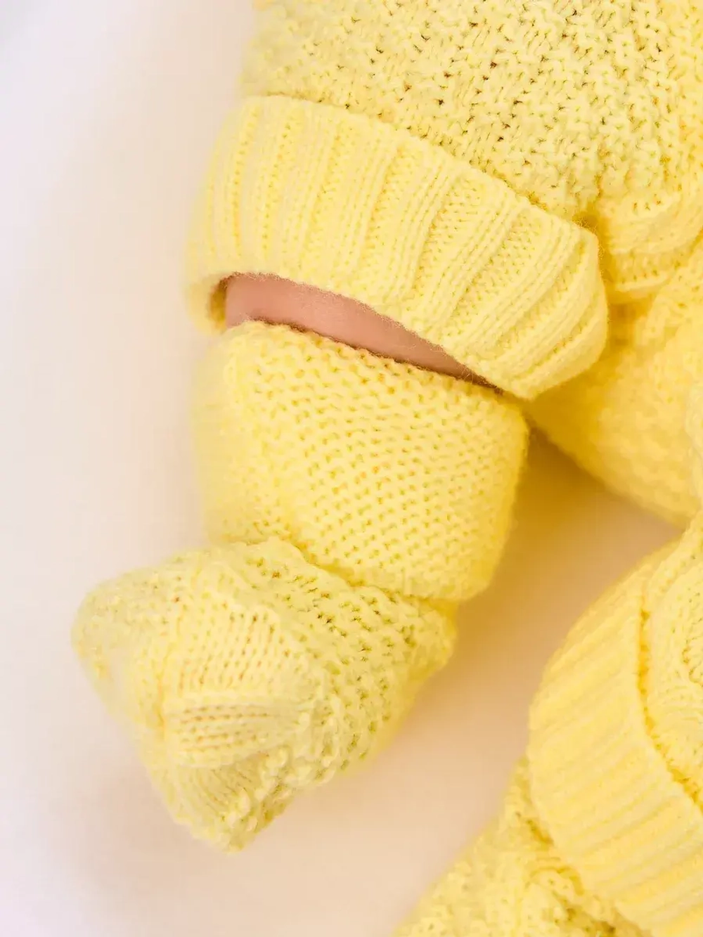 вязаный комбинезон для новорожденных