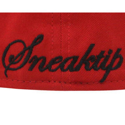 Бейсболка New Era Fitted Sneaktip King of Kicks красная логотип сзади