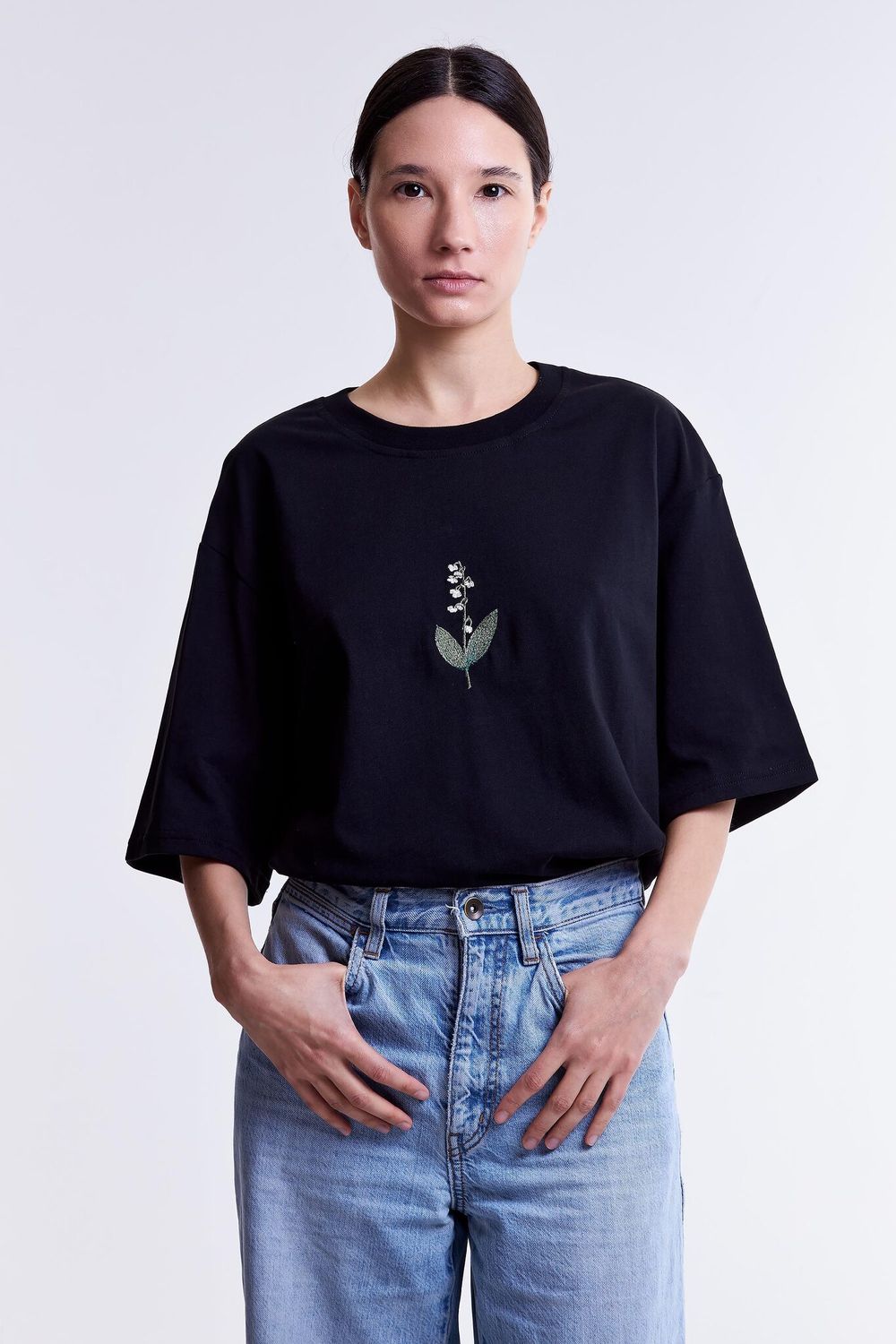 Футболка Гербарий Ландыш Черная