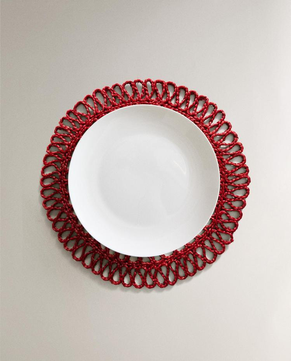 ZARA HOME ПЛЕТЕНАЯ ПОДСТАВКА ПОД СТОЛОВЫЕ ПРИБОРЫ, КРАСНЫЙ