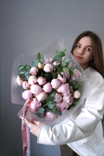 Букет из пионов «Мсье Жуль Эли»