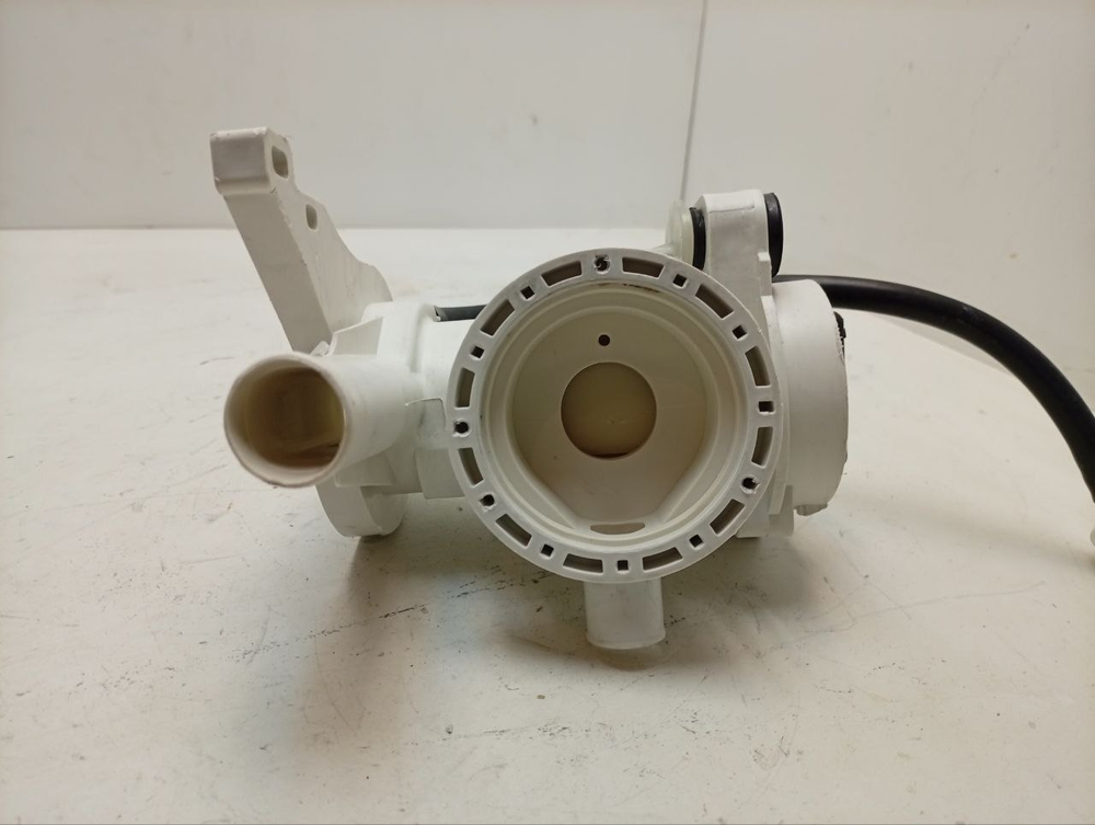 WF602W0BCWQ/LP кт23 Улитка сливного насоса для стиральных машин Samsung DC61-02505A б/у