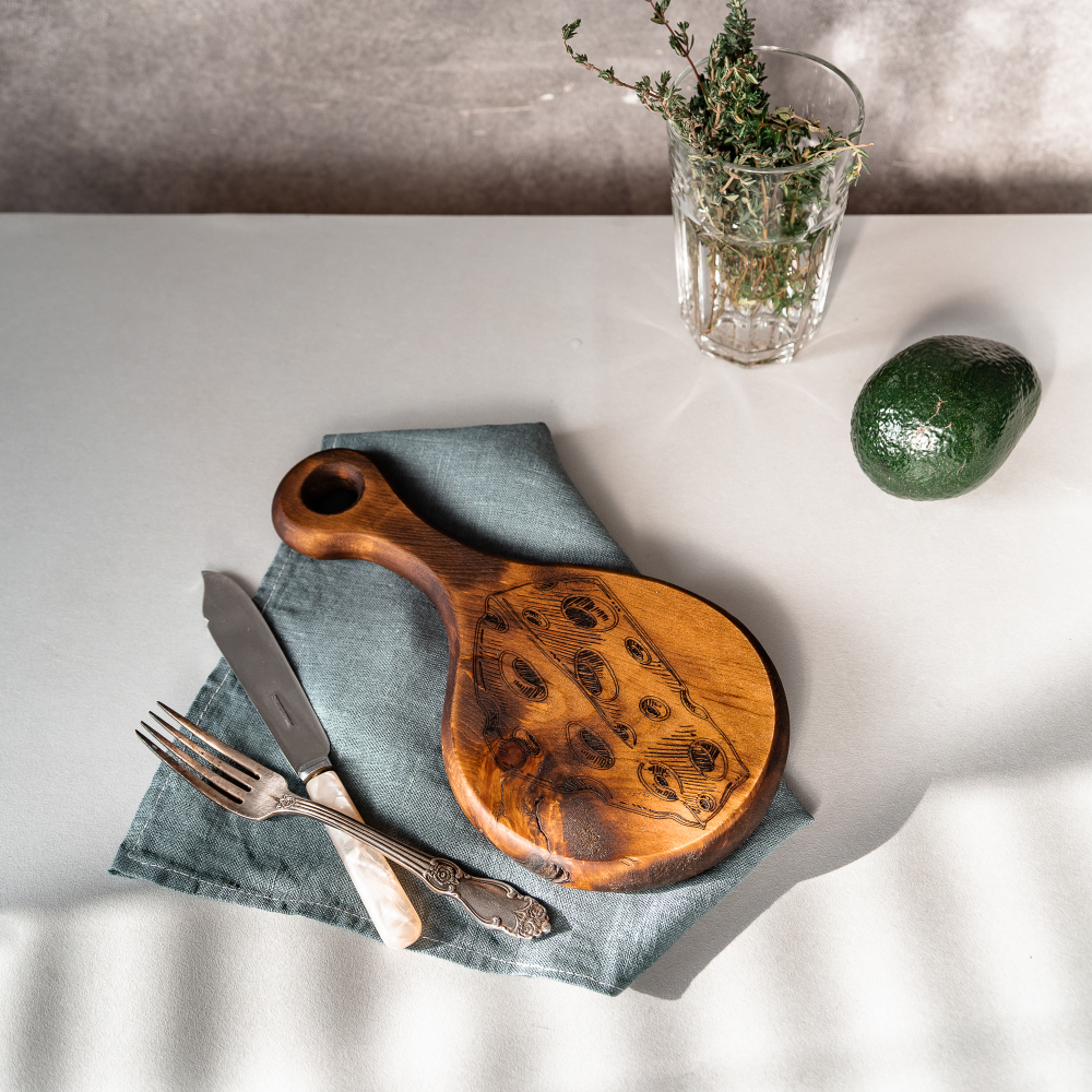 Деревянная доска для сыра из древесины кедра RD36