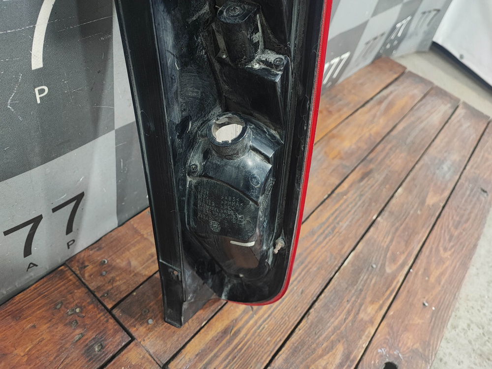 Фонарь задний левый Ford Focus 2 08-11 Б/У Оригинал 1520769