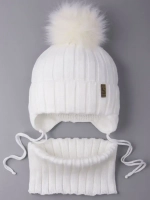 Шапка зимняя для мальчика на завязках и снуд