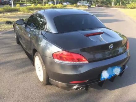 Карбоновая крышка багажника на BMW Z4 E89 БМВ Задний бампер