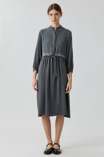 Платье на пуговицах с кулиской из серой вареной вискозы
