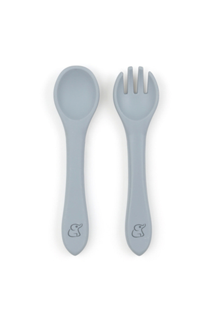 Вилка и ложка в сером цвете