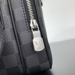 Сумка-мессенджер Louis Vuitton