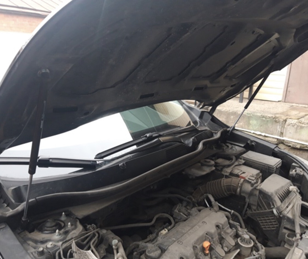 Амортизатор (упор) капота на Honda CR-V 04-04(с 2016 г.в.)Autoinnovation