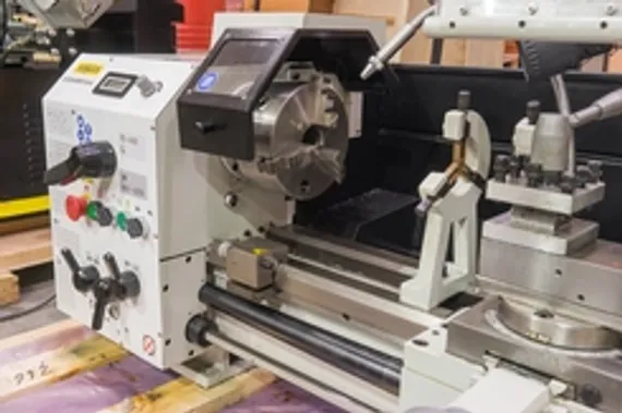 Широкоуниверсальный фрезерный станок STALEX MUF1600 Servo