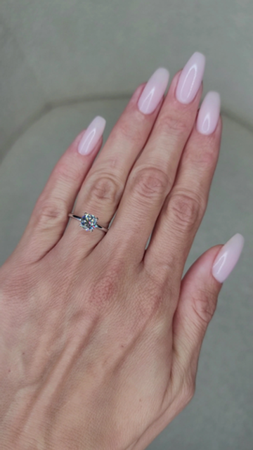 Кольцо с бриллиантом 1 карат