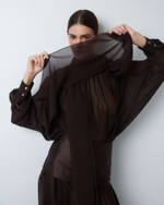 Платье с баской из шелкового шифона шоколад