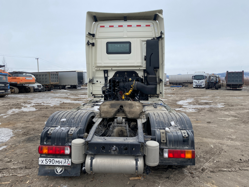 Foton AUMAN 4x2 Седельный тягач EST A 1844 MT (Дизельный, 11,8 л, МТ, 450 л.с.)